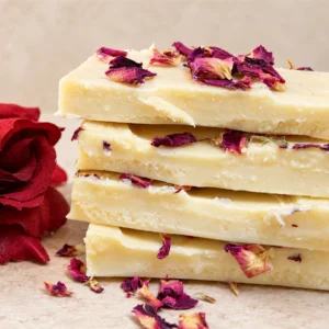 Turrón artesanal trufado de pétalos de rosa y aceite de oliva virgen extra