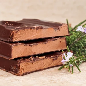 Turrón artesanal trufado de chocolate al romero